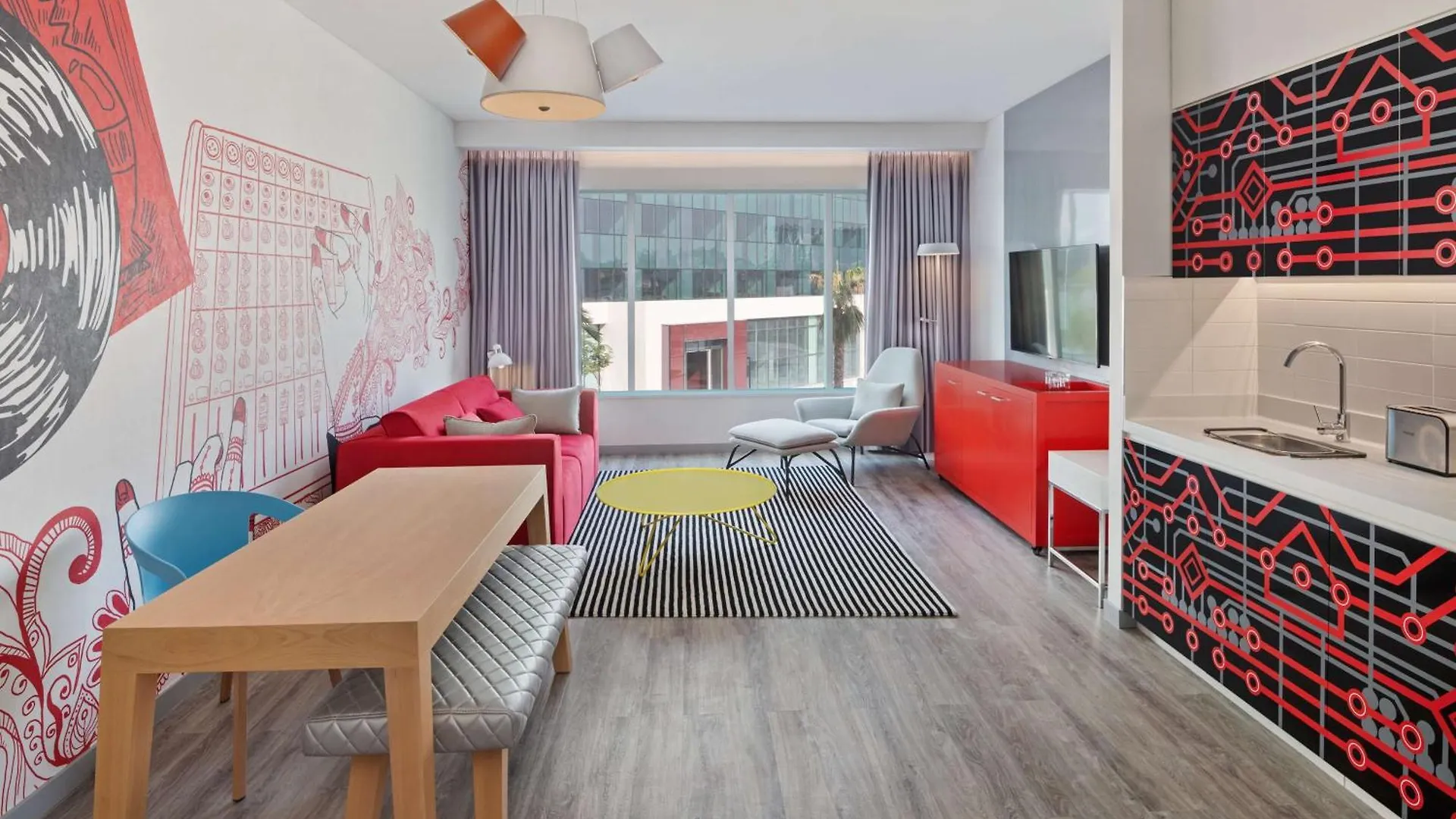 Radisson Red Dubai Silicon Oasis Hotel 4*,