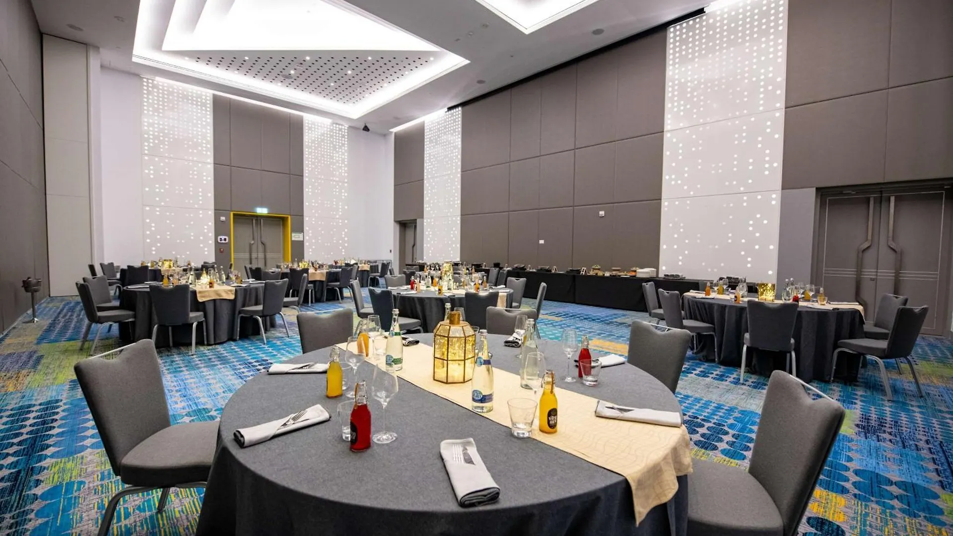 Radisson Red Dubai Silicon Oasis Hotel