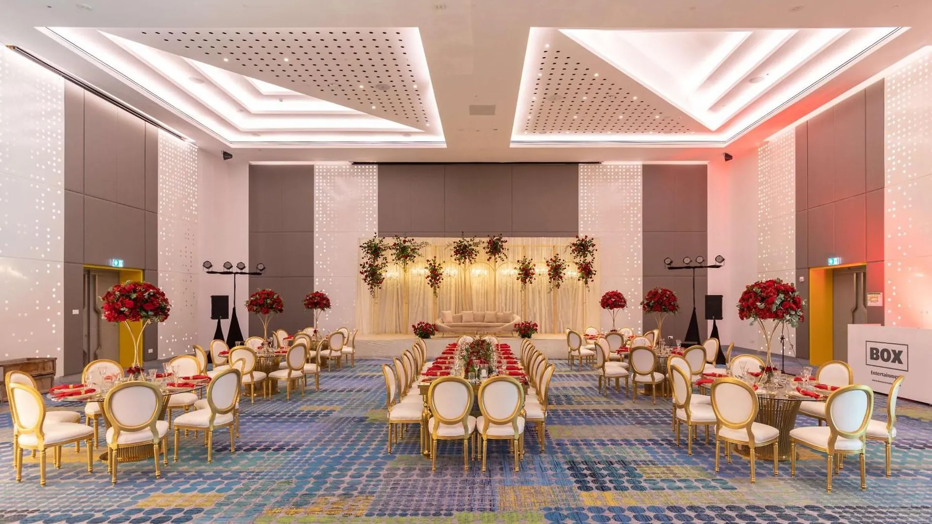 Radisson Red Dubai Silicon Oasis Hotel 4*,